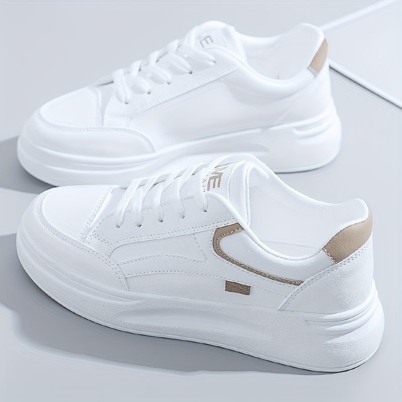 Chic baskets blanches confort léger