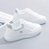 Chic baskets blanches confort léger