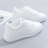 Chic baskets blanches confort léger